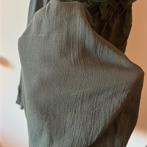 Size L Francesca’s Green Lace Dress - Picture 5 of 5